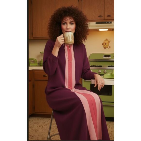 jcpenney Other - JCPenny Zip front robe Sz MW 1 Side Pocket Shades Of Pink Vintage 70-80’s Vibes